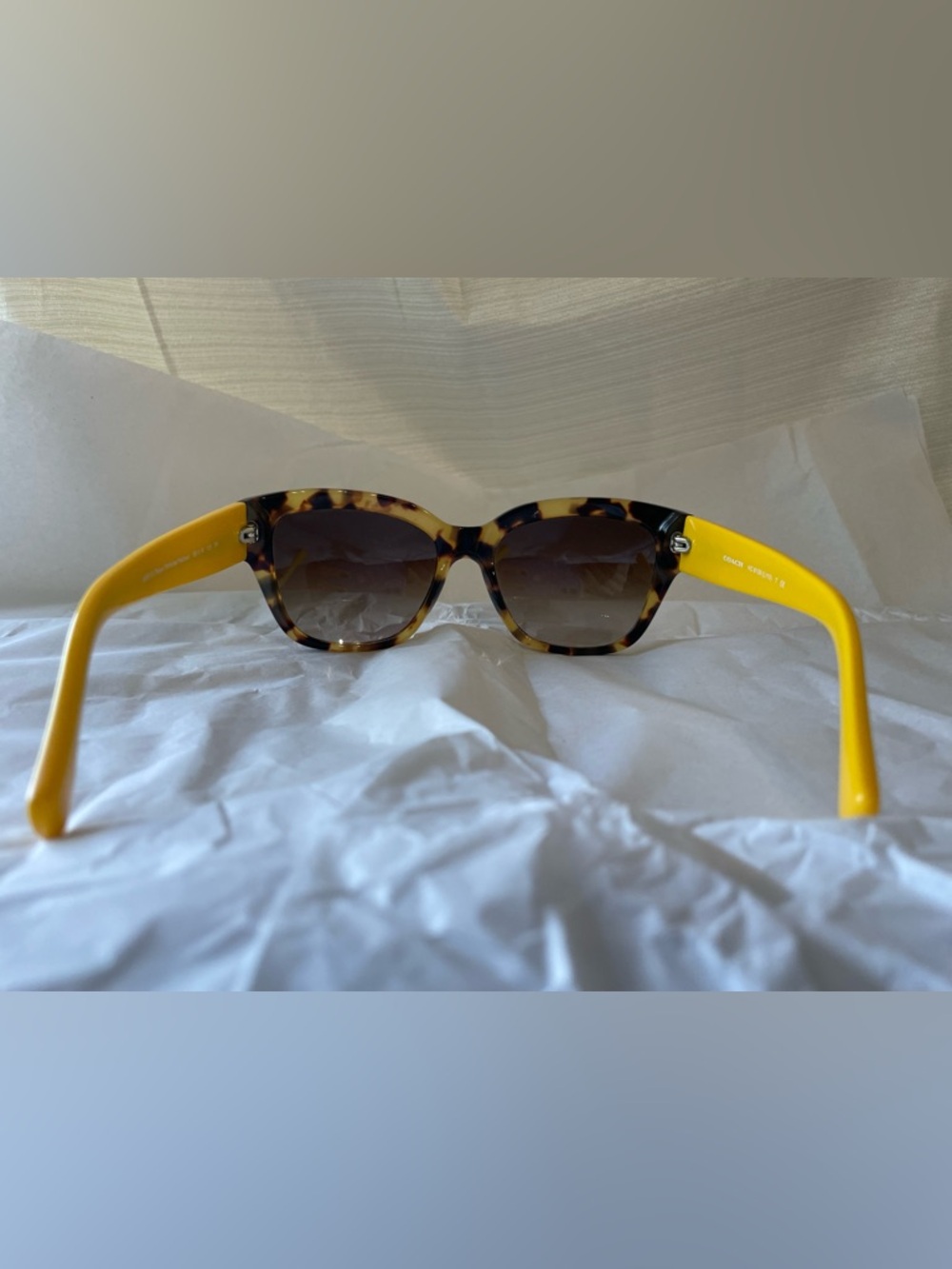 Coach Signature Spray Sunglasses Tokyo Tortoise/Yellow EUC $185 Retail - Picture 7 of 17